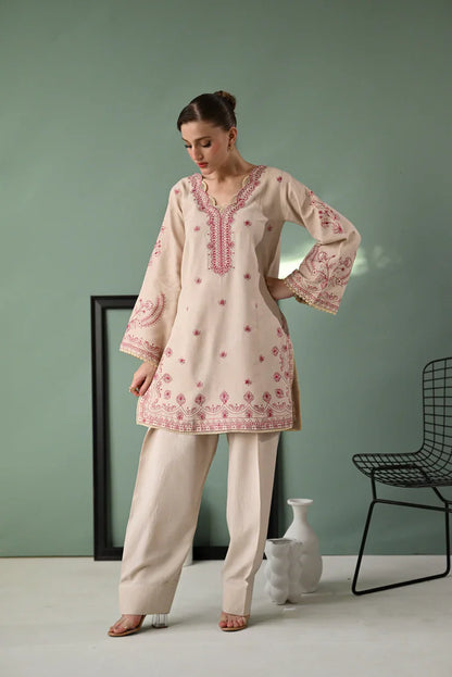 HS Collectionss Winter 3PC Dhanak Embroidered Suit – Shirt, Embroidered Shawl & Trouser | HSC-4352